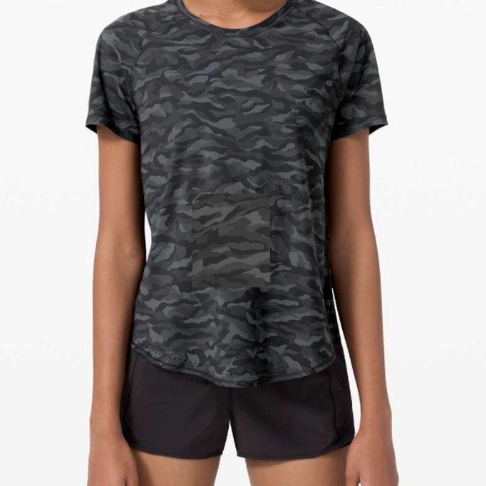 Lululemon Rise and Run Short Sleeve
Sequoia Camo Print Deep Coal Black